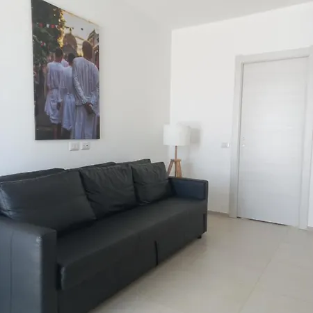 Laguna House Apartment *